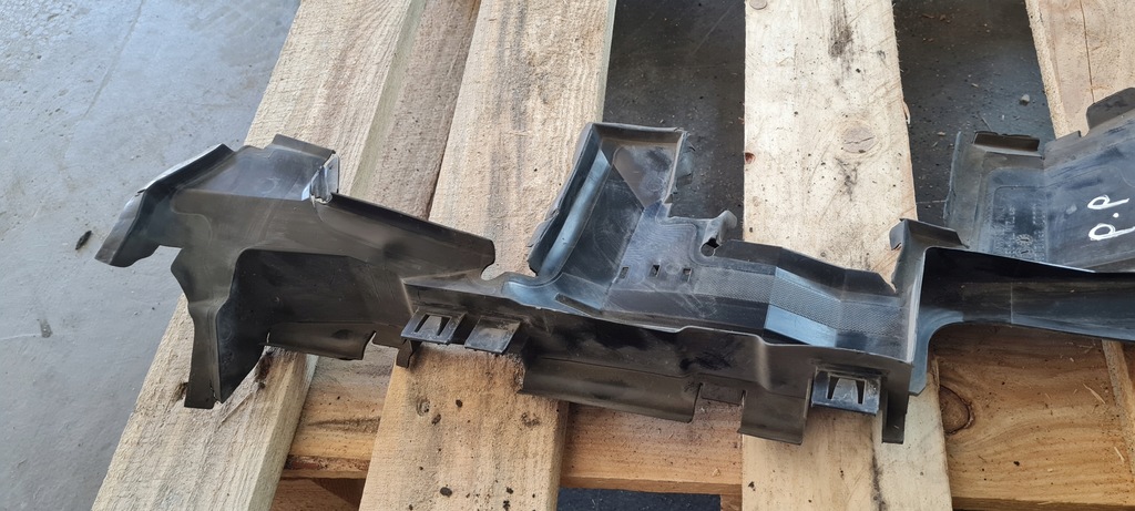 фото №6, Sq5 8r q5 воздуховод воздуха правая перед 3.0 tfsi 8r0121284ac