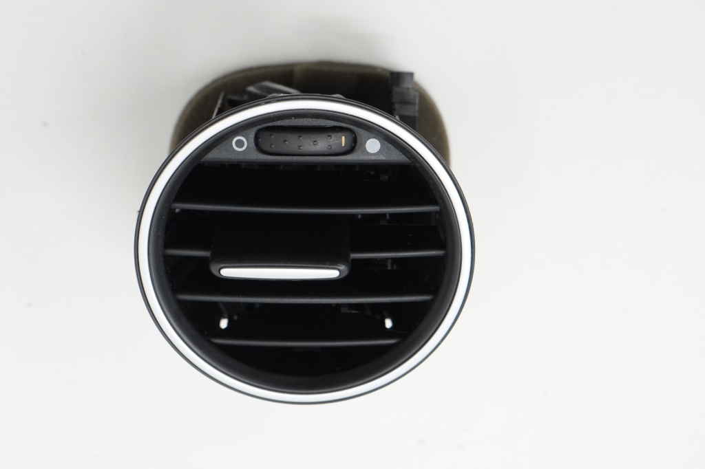 Купити Fiat punto evo 10r решітка обдув ліва 735485651