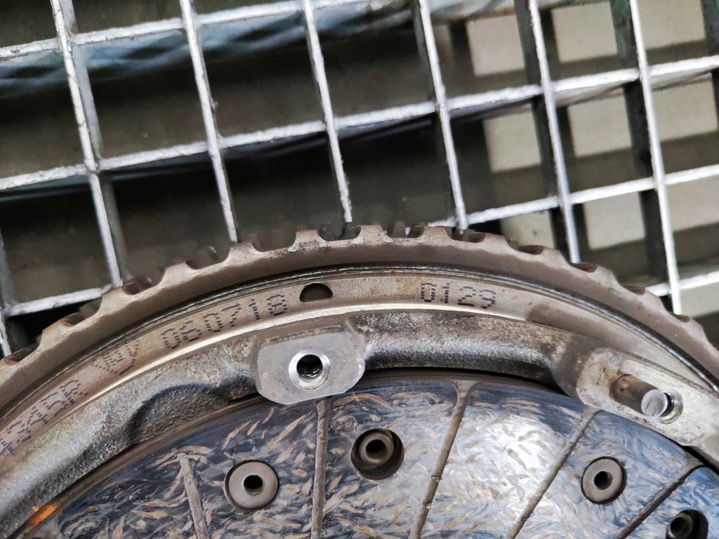 фото №7, Сцепление полный колесо двухмассовый 302053062r dacia duster ii 1.2 tce