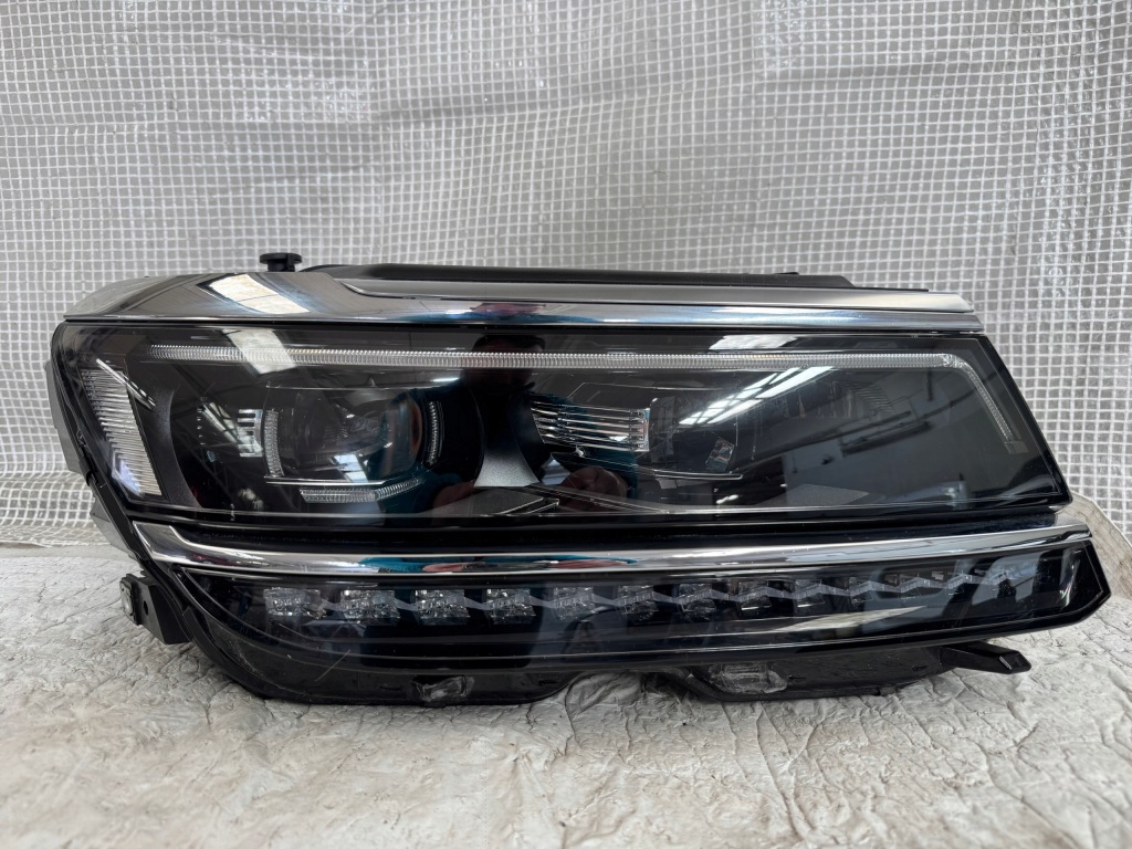 фото №1, Vw tiguan 5nb 15- права лампа full led