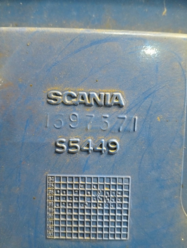 Купити Решітка  решітка радіатора капот scania p94 bd4 2000r 1597571 s449