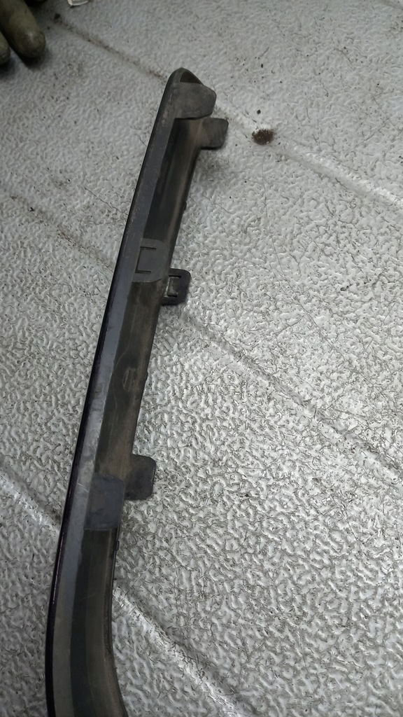 фото №8, Молдинг бампера правый задняя volvo s60