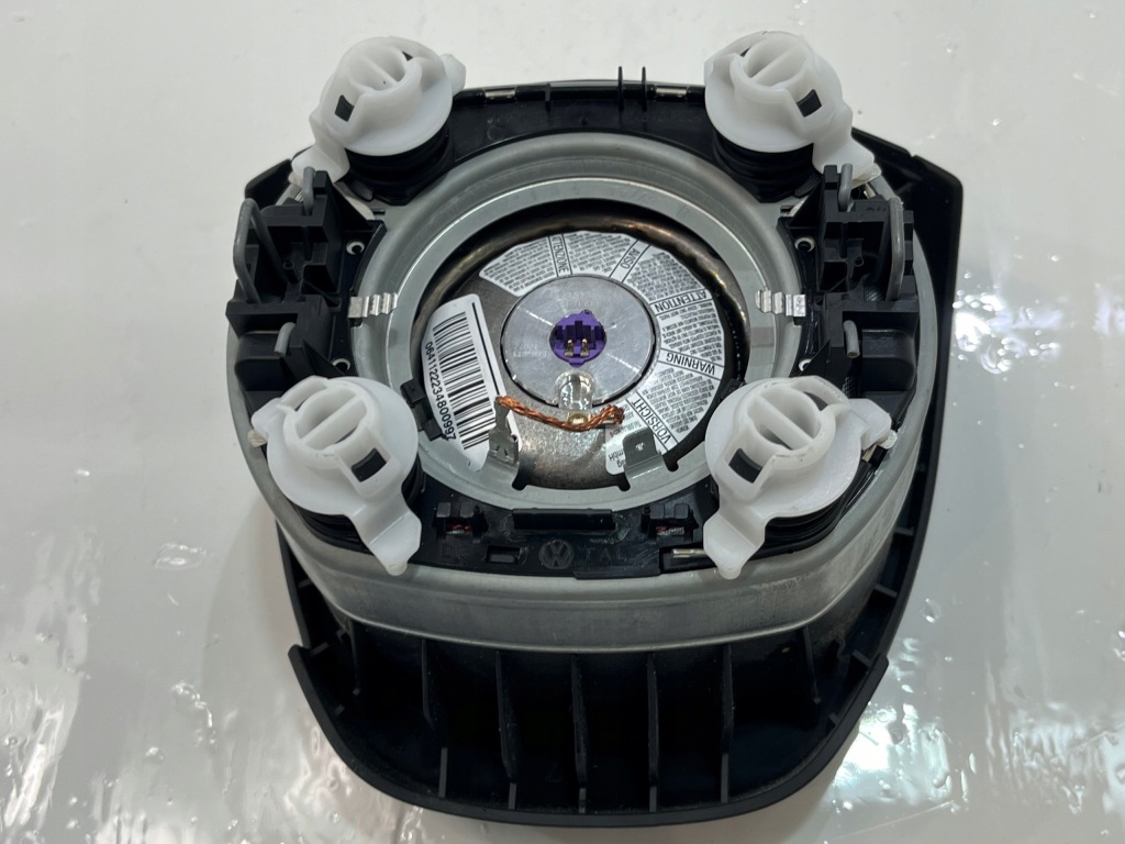 фото №6, Подушка водителя vw touareg 7p 7p6880201k idealna