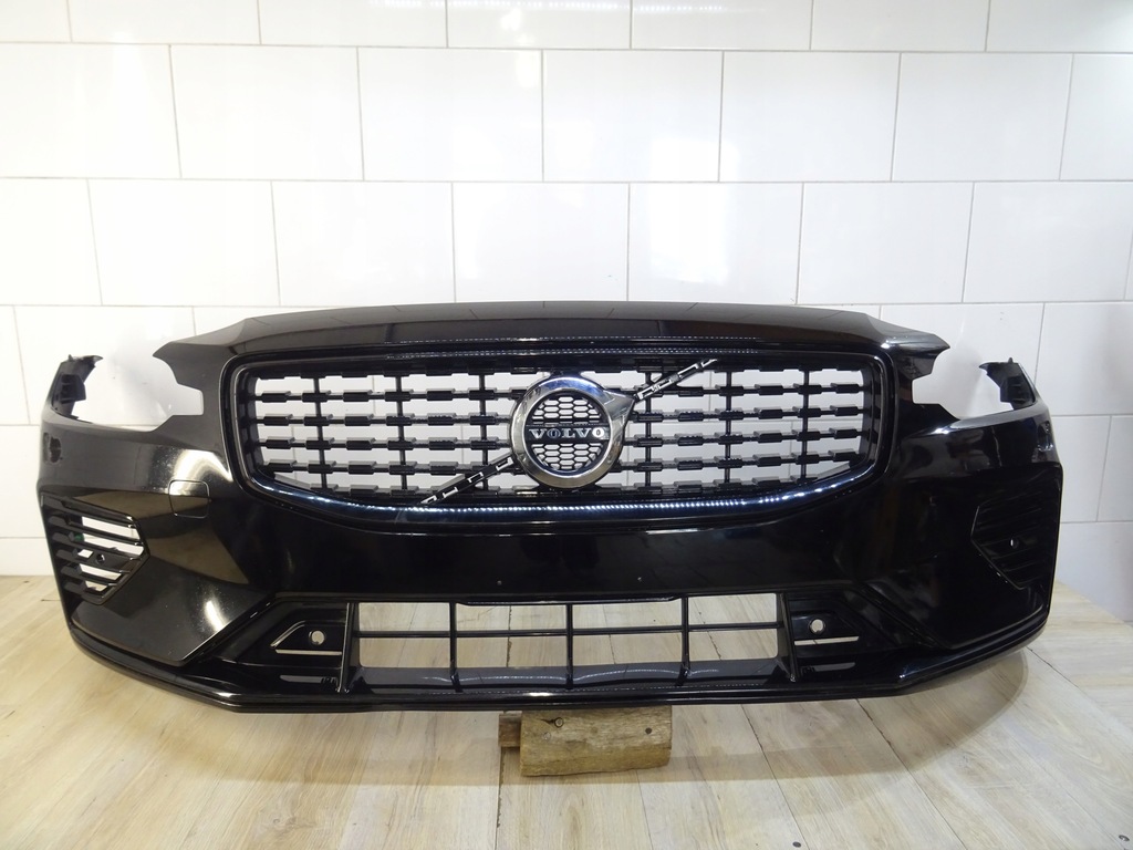 фото №1, Volvo v60 s60 iii бампер перед v60 ii r-design 31690530 llu