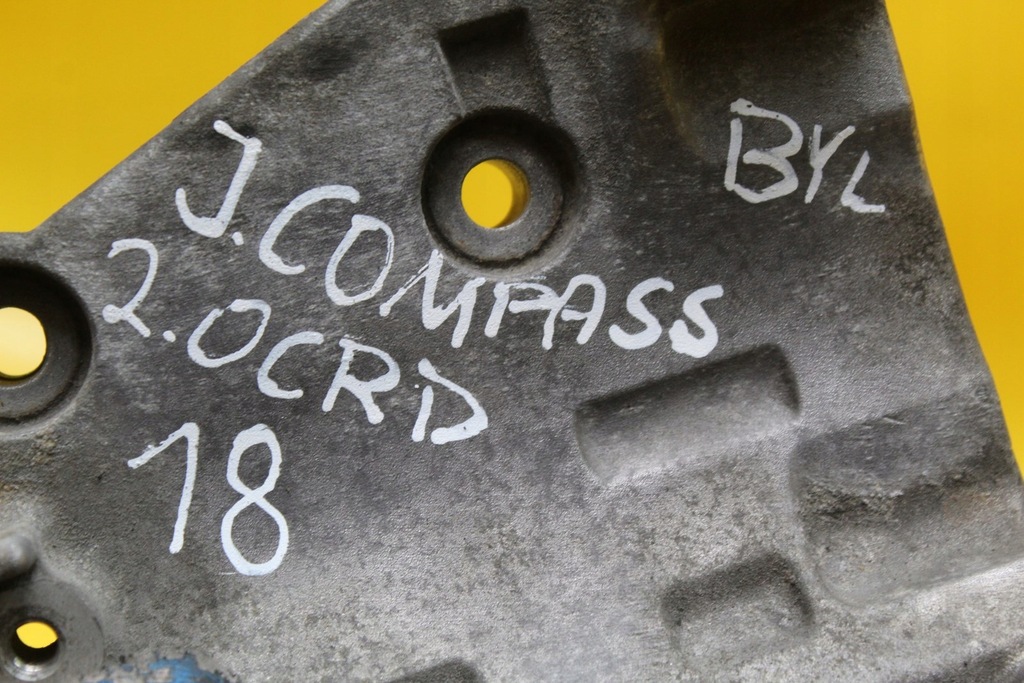 фото №8, Кронштейн генератора 03g903143j compass 2.0 crd byl