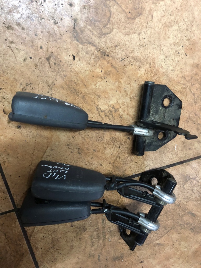 фото №1, Клипса поперечина v40 lift 1.9dci 115km