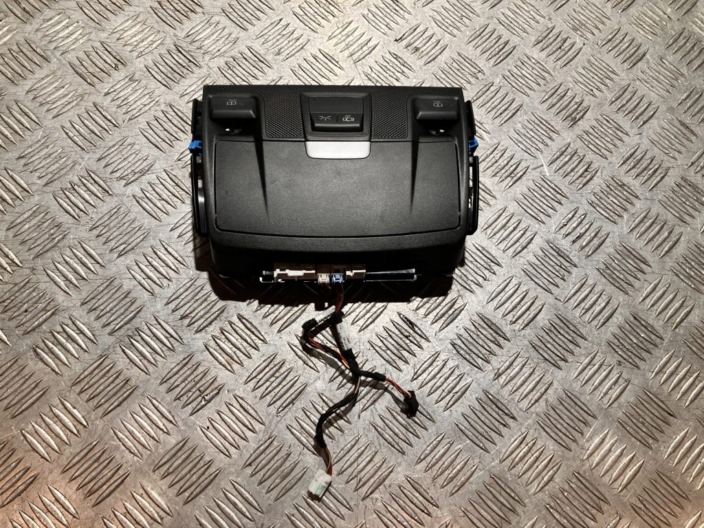 фото №1, Oświetlebnie кабины перед mercedes slk slc r172 2015-