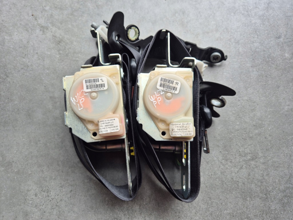 Купити Ремінь безпеки правий ліве перед jeep grand cherokee wk2 рестайлінг