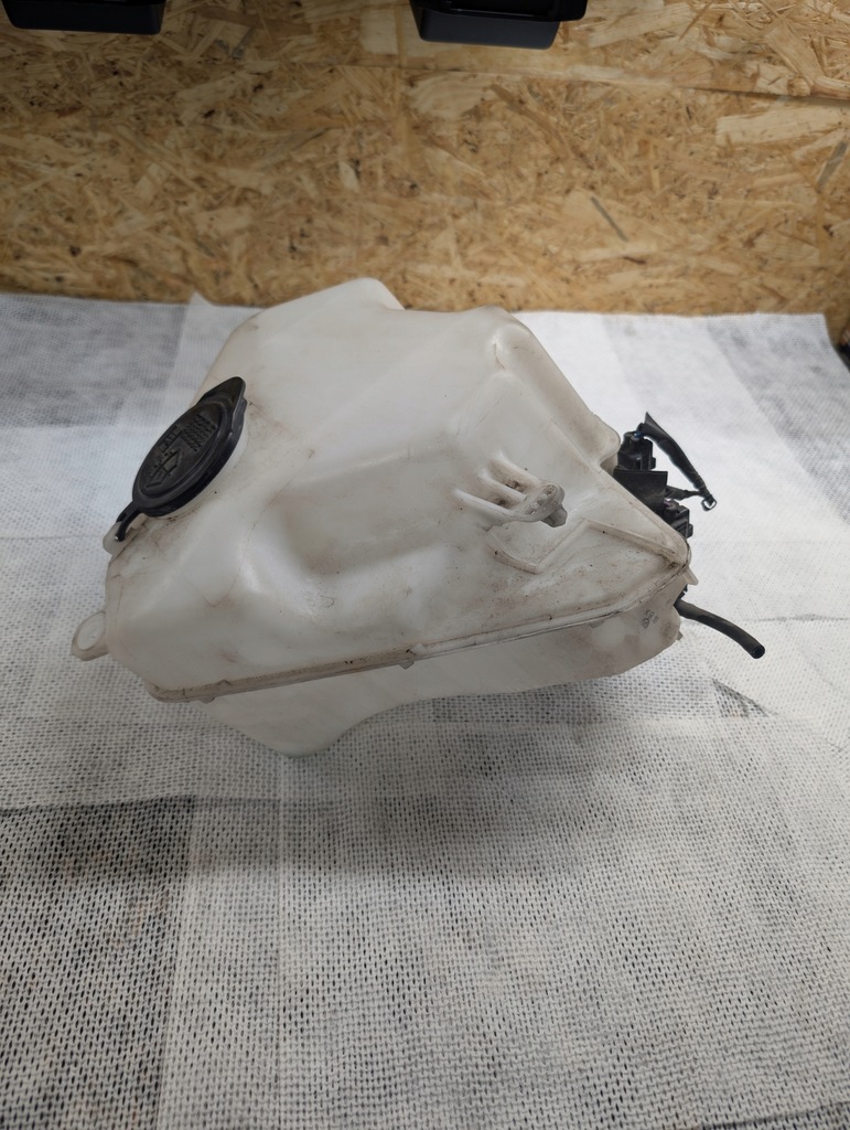 фото №1, Бачок жидкость do омывателя prius ii