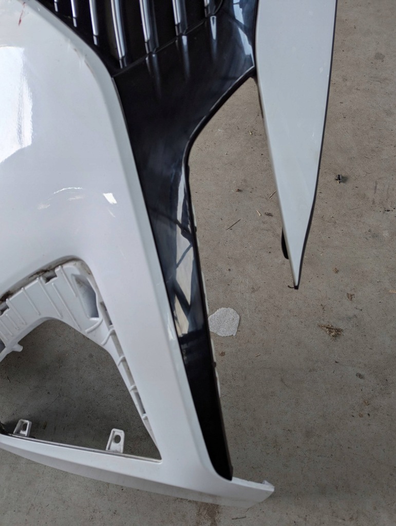 Hyundai ioniq 2016-2019 бампер перед передній решітка радіатора 86511g2000 Недорого