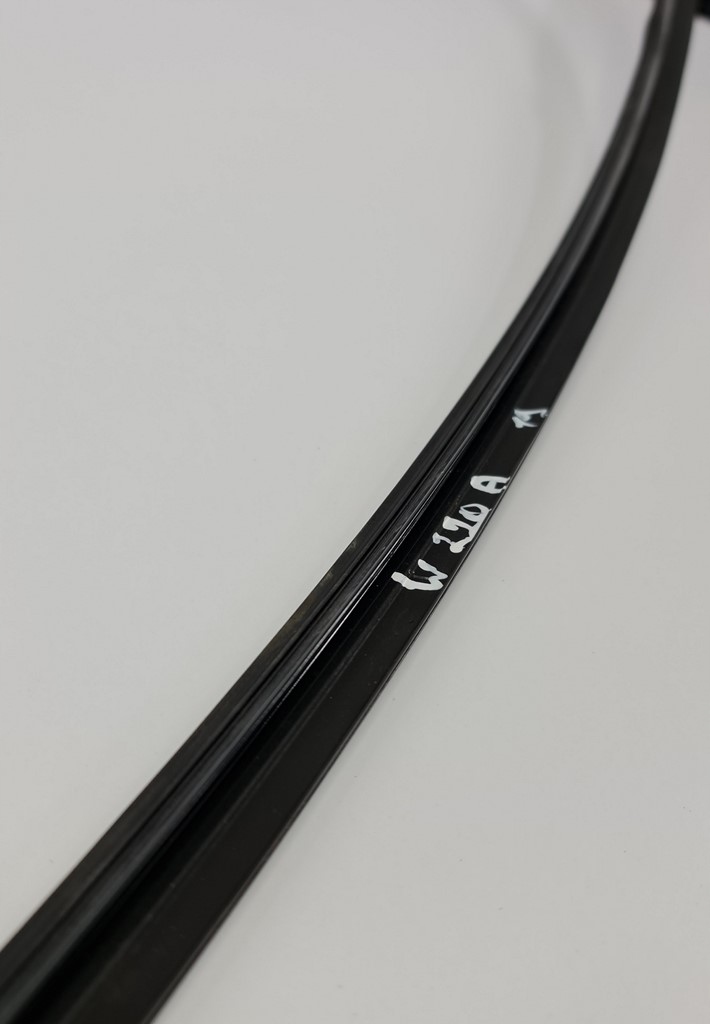 фото №5, Молдинг стекло лобовое mercedes w220