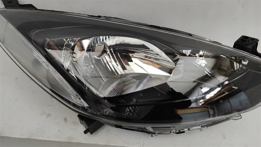 фото №3, Лампа права перед mazda 2 ii po 2007