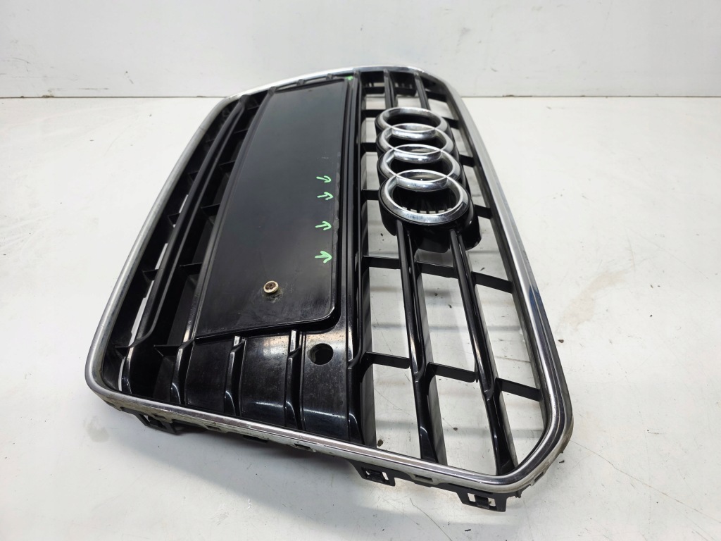 Решітка радіатора решітка  радіатора audi a5 8t рестайлінг  чорний 8t0853651g в Україні