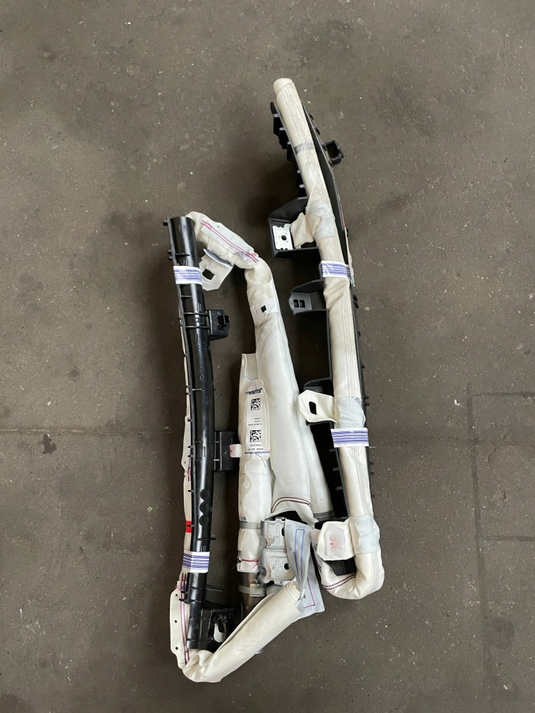 фото №1, Toyota c-hr шторка безопасности правая оригинал