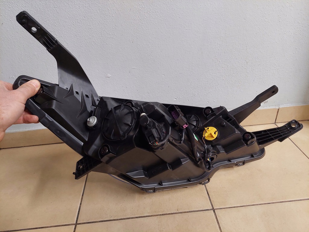 фото №5, Mg zs nowa лампа левая