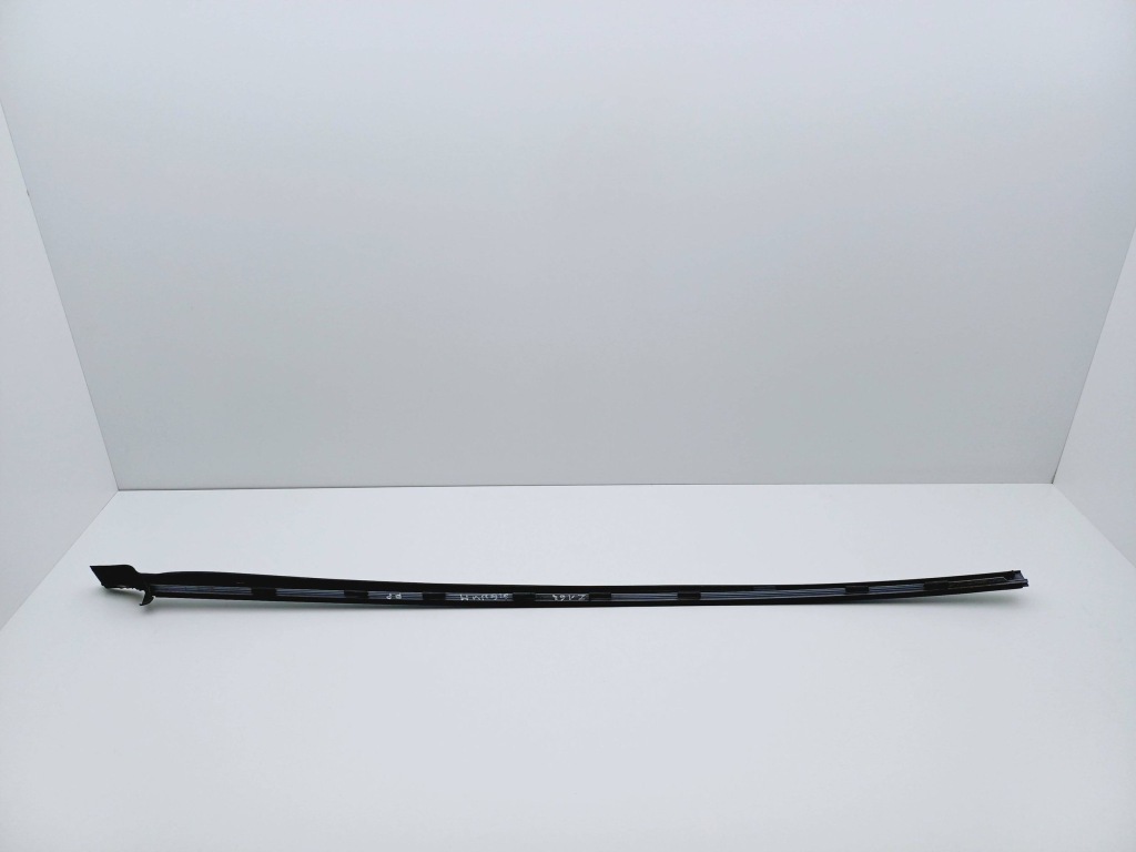 Молдинг стекло лобовое правый перед opel signum lak.z163 000076556 nr204 Цена