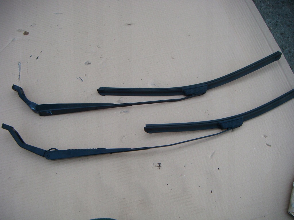 фото №1, Civic vii sedan 04-06 рычаги дворник комплект