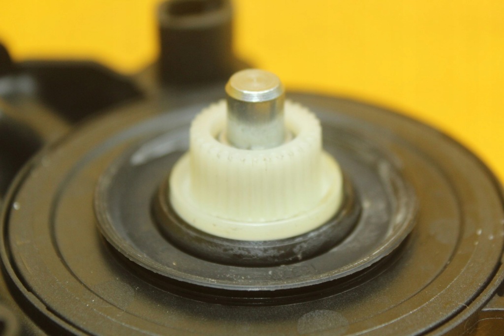 фото №8, Моторчик блок керування скло правий задня vw polo v 6r0959812g 0130822533