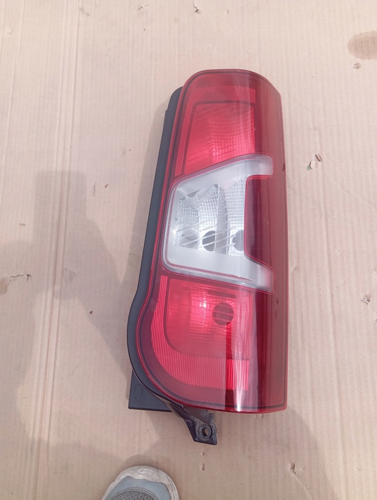 фото №1, Лампа правый задняя задняя toyota proace city 18- rifter doblo combo berlingo