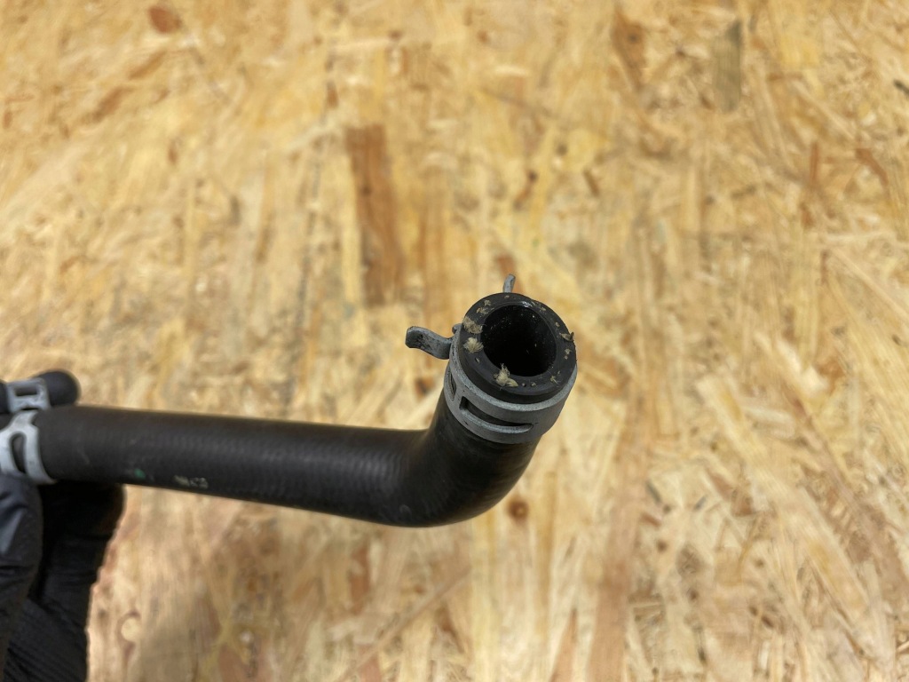 Пабтрубок  труба шланг воды mercedes s klasa w222 a2822030082 Доставка