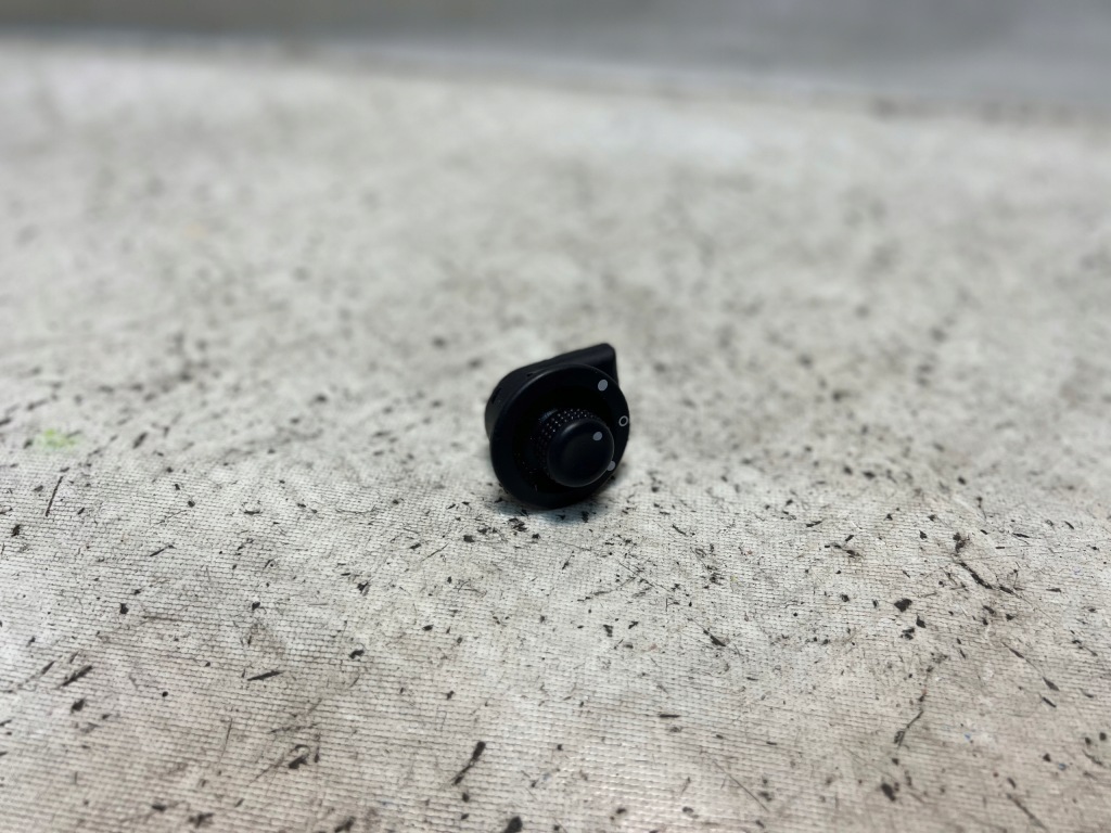 фото №1, Dacia dokker перемикач дзеркал панель europa