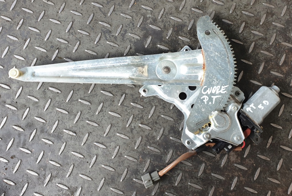 Купить Подъемник электрический правый задний  cuore v 5d 99-03