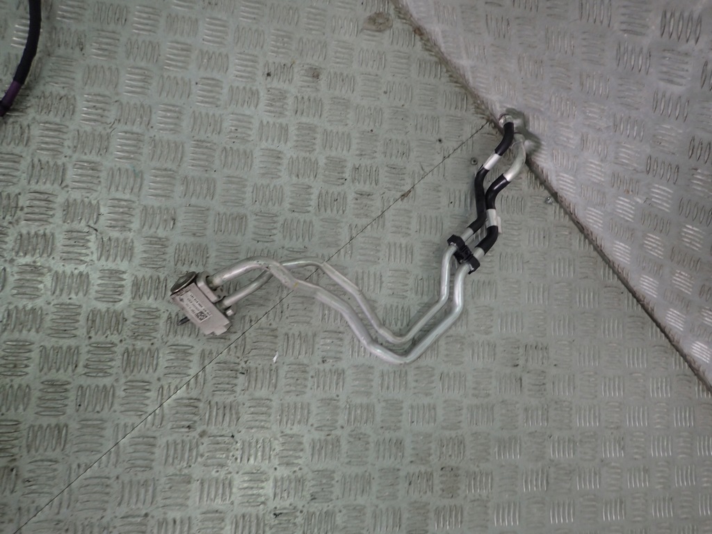 фото №1, Audi a8 4n d5 трубка wąż кондиционера 4m0816181