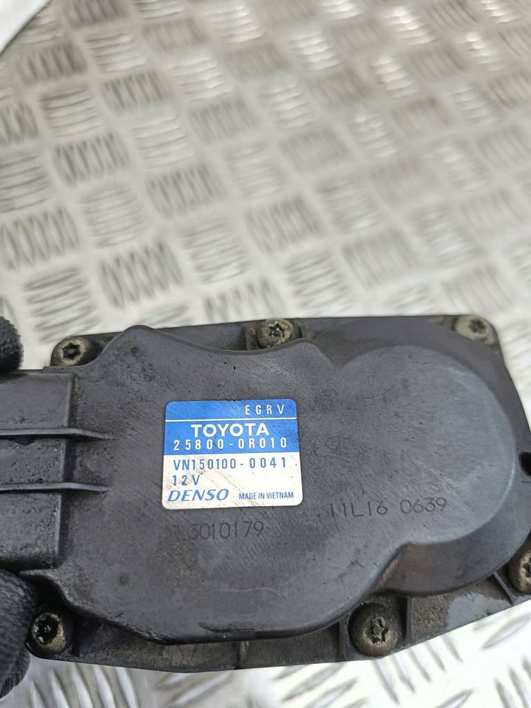 Купити Toyota avensis t270 2011 клапан egr