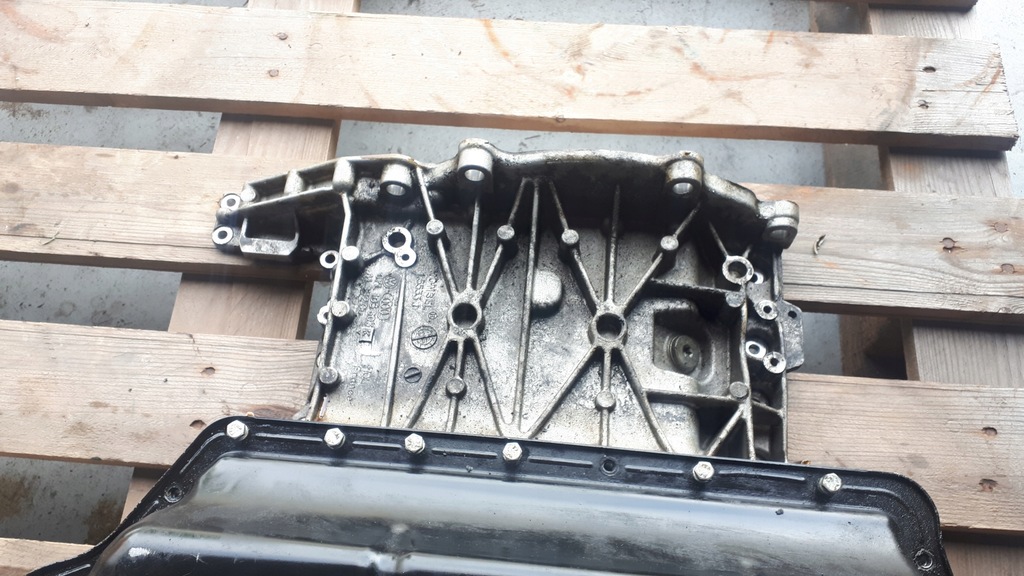 фото №11, S8 d3 поддон масляная основание 07l103603k 5.2 fsi s6