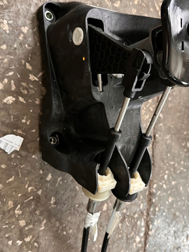 Mercedes b klasa w246 тросы переключения передач на 6 передач a2463600573 с Разборки