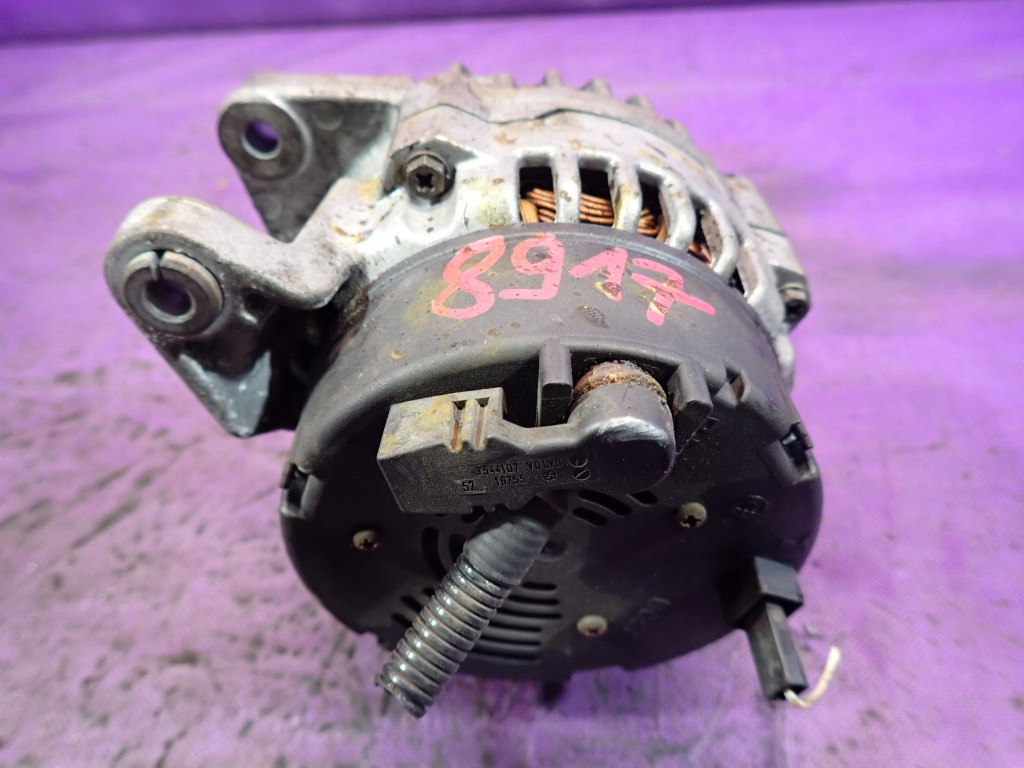 Volvo s40 1 96-00 2.0 140km генератор 0123315021 9164940 Оригінал