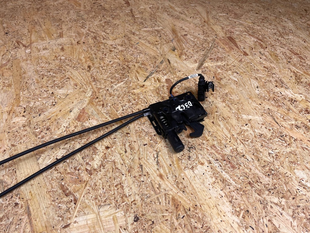 фото №8, Замок крепление засов капот комплект левый правый vw t-cross 8s0823509 2gm823535