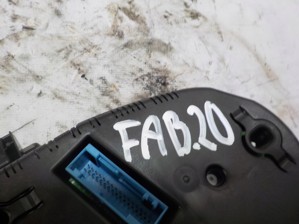 фото №9, Skoda fabia 2011r 1.2b счетчик приборы 5j0920801h