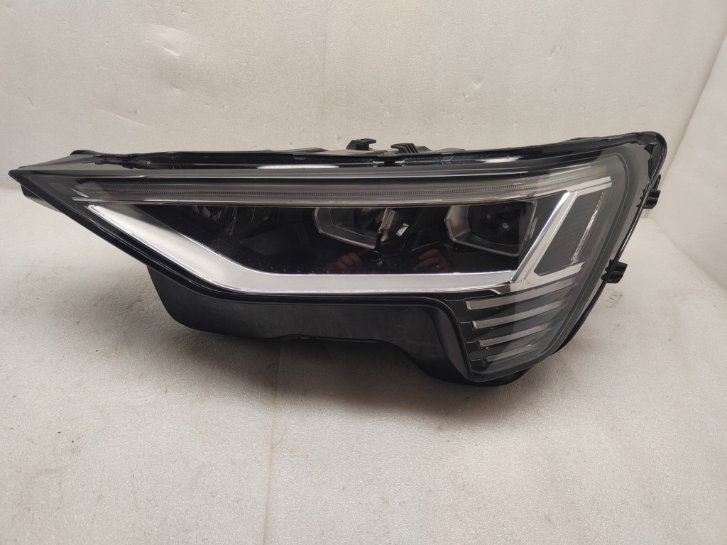 фото №1, Audi q4 e-tron matrix led лампа лівий перед 4ke941039