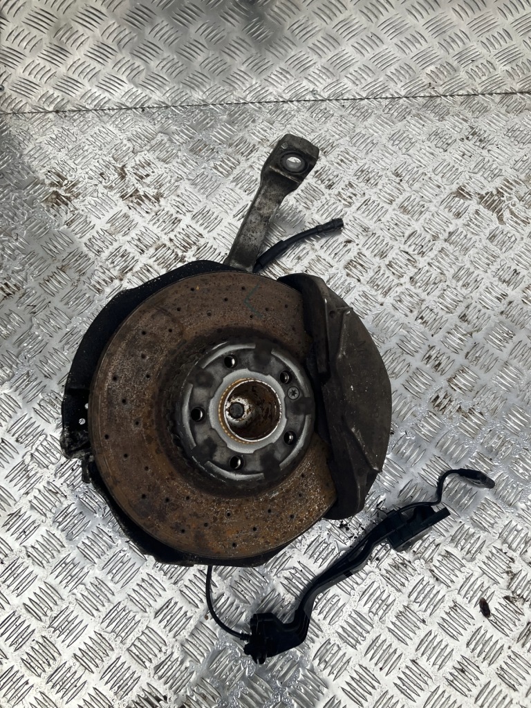 Купить Поворотный кулак перед суппорт правая w205 c205 1.5 cgi