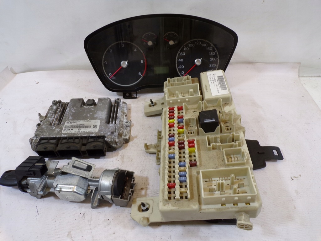 фото №1, Набор стартовый ford focus 2 ii 1.6d 0281011701