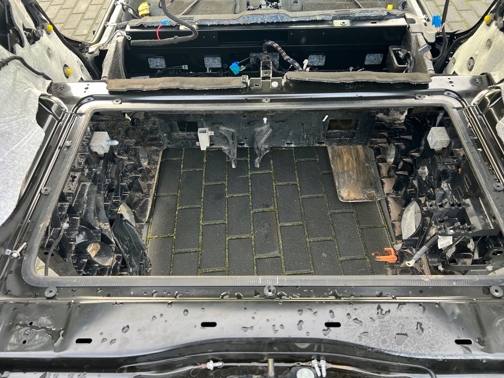 фото №5, Bmw i3 l01 кузов кузов крыша крыло лонжерон b72 стекло панорама