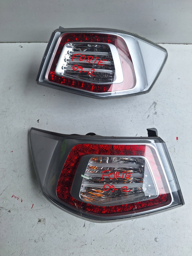 фото №1, Kia cerato forte 09-12 лампа права led