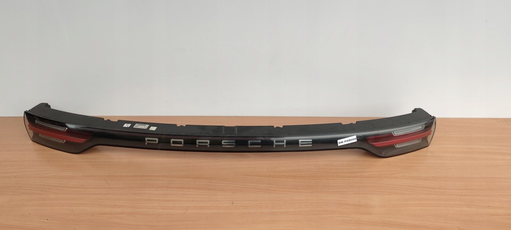 фото №1, Porsche cayenne 9y лампа задняя средняя led оригинал