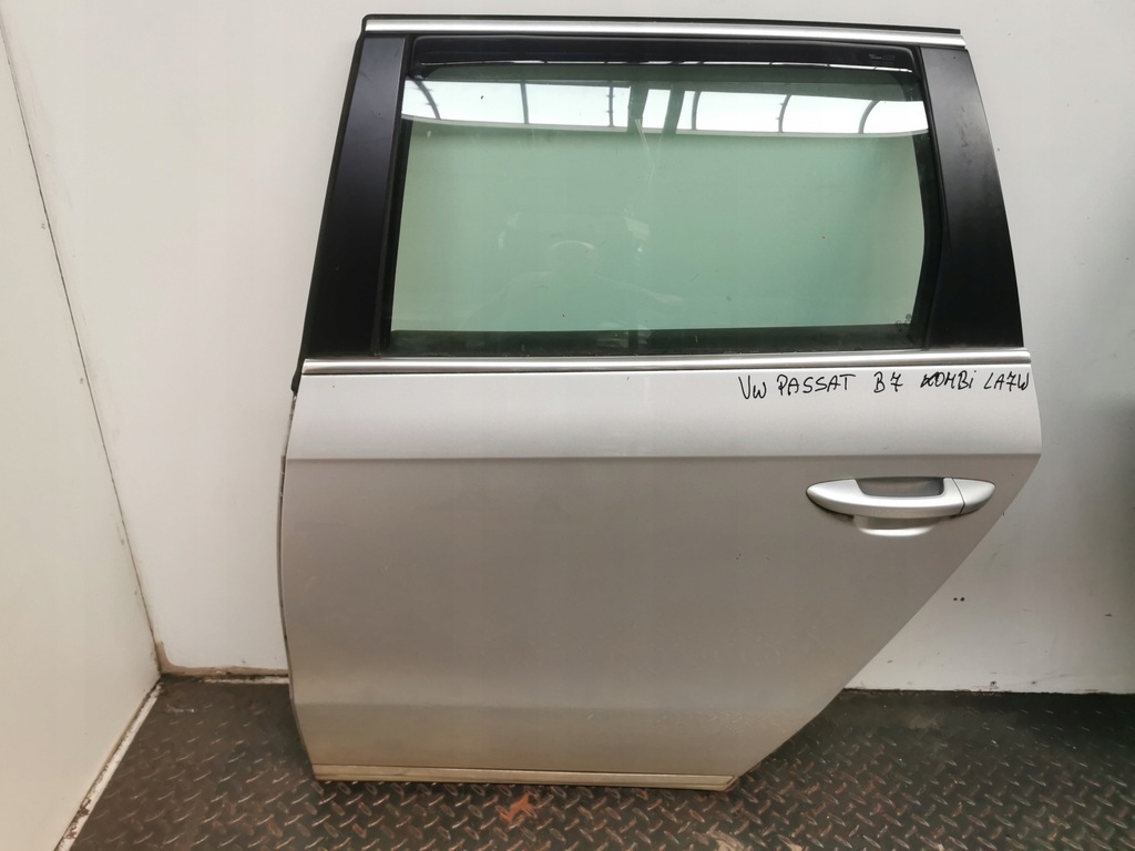 фото №6, Двері лівий i правий задня vw passat b7 kombi la7w