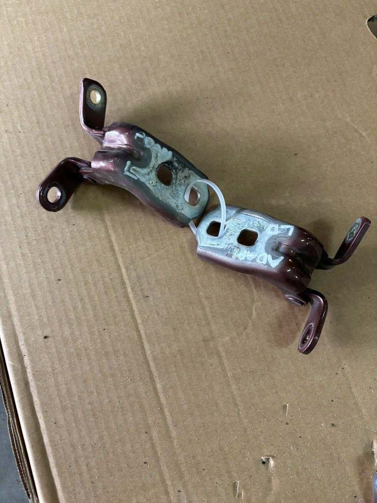 фото №1, Opel adam 3d петля двері лівий перед