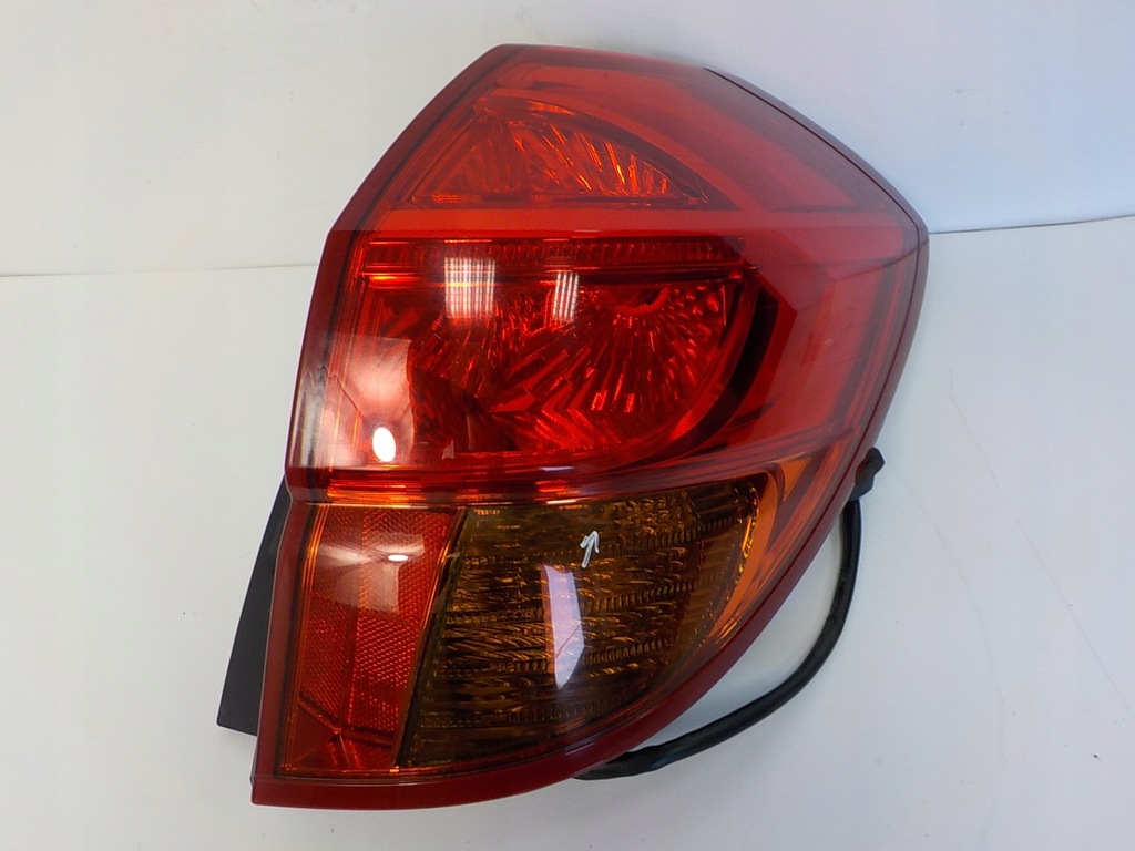фото №1, Subaru legacy iv kombi лампа права задня задня