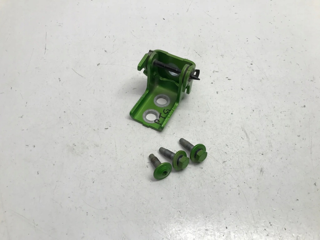 фото №1, Opel mokka-e mokka ii b 2023 петля дверь правый задняя верхний matcha green