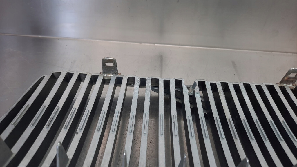 фото №11, Решітка радіатора решітка радіатора 9178087 volvo s80 98-06r