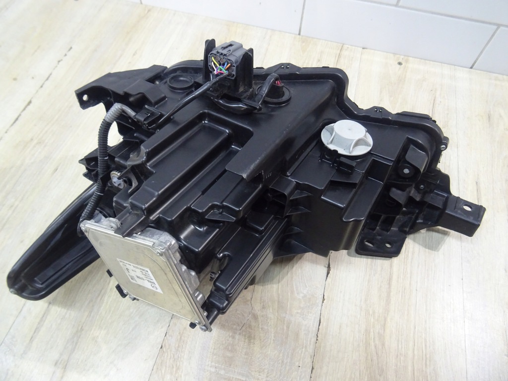 фото №10, Лампа перед передняя правая mazda iii 3 bp 8 pin