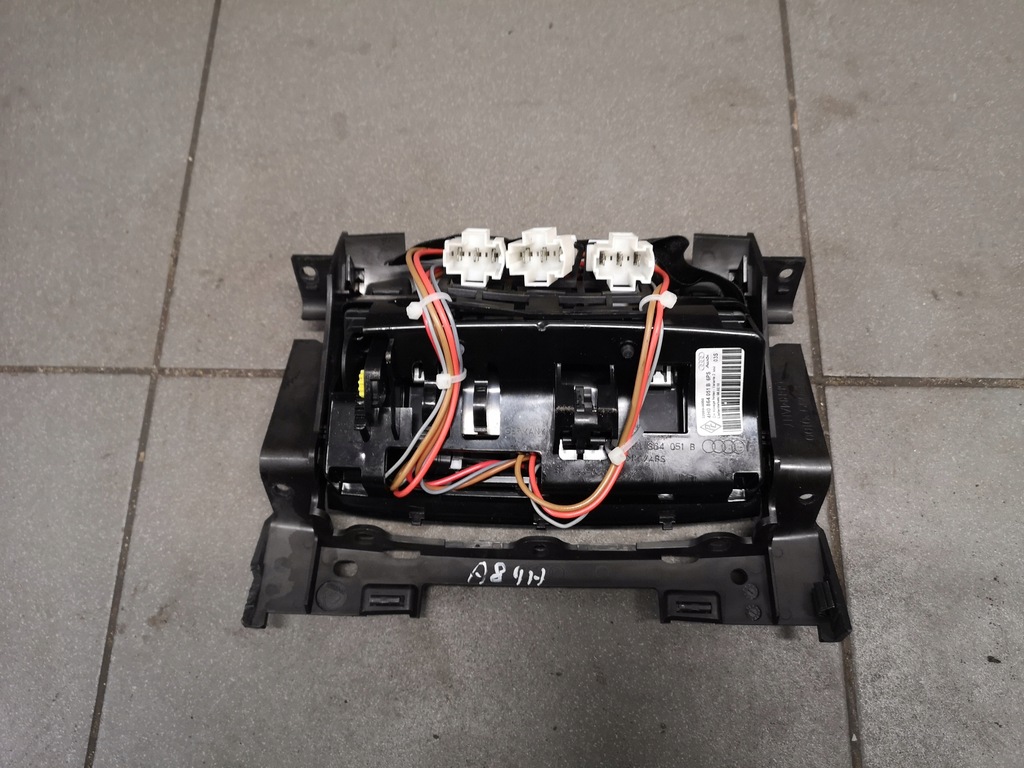 фото №7, Роз'єм прикурювача audi a8 d4 4h0864051b