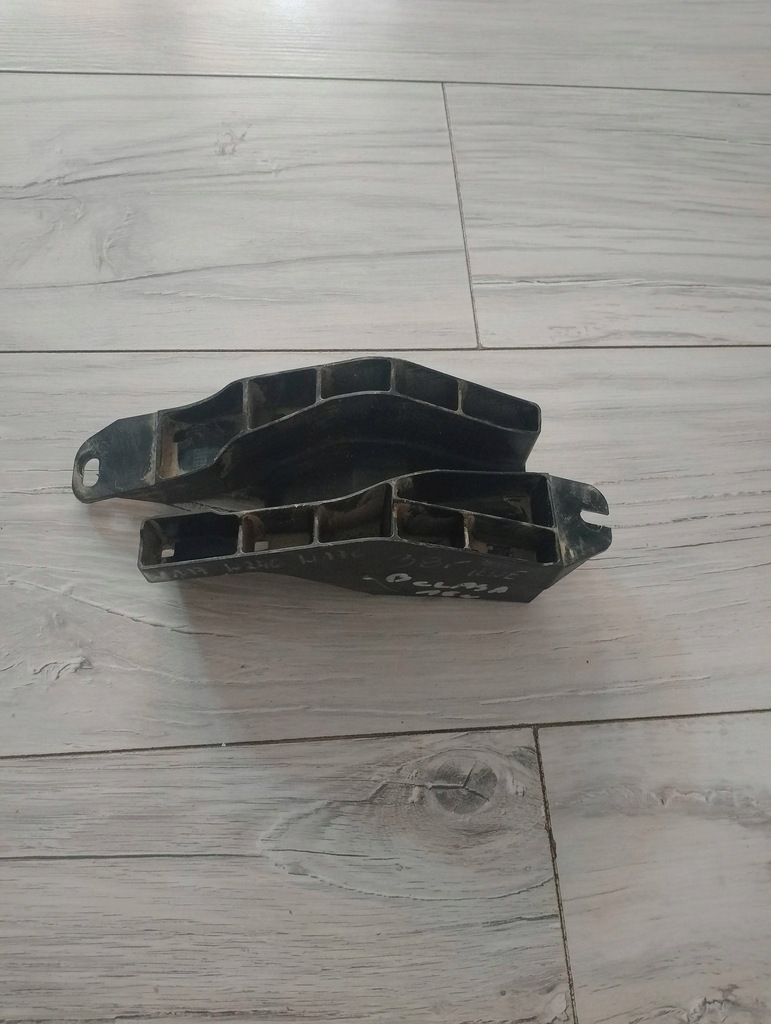 фото №1, Кронштейн кронштейн поперечина левая b-klasa w117 w246