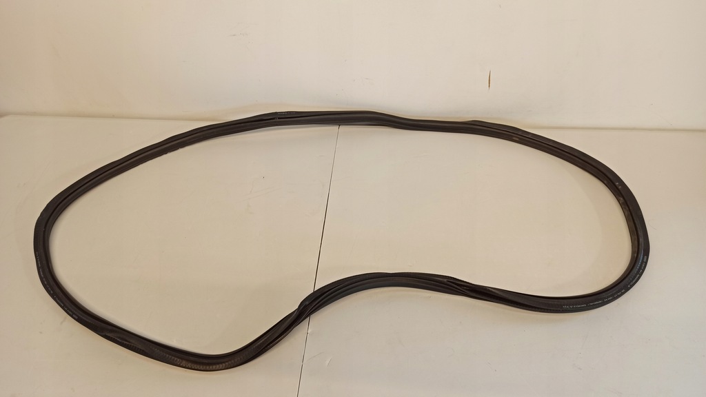 фото №1, Прокладка двері задня audi a4 b9 8w5833721b