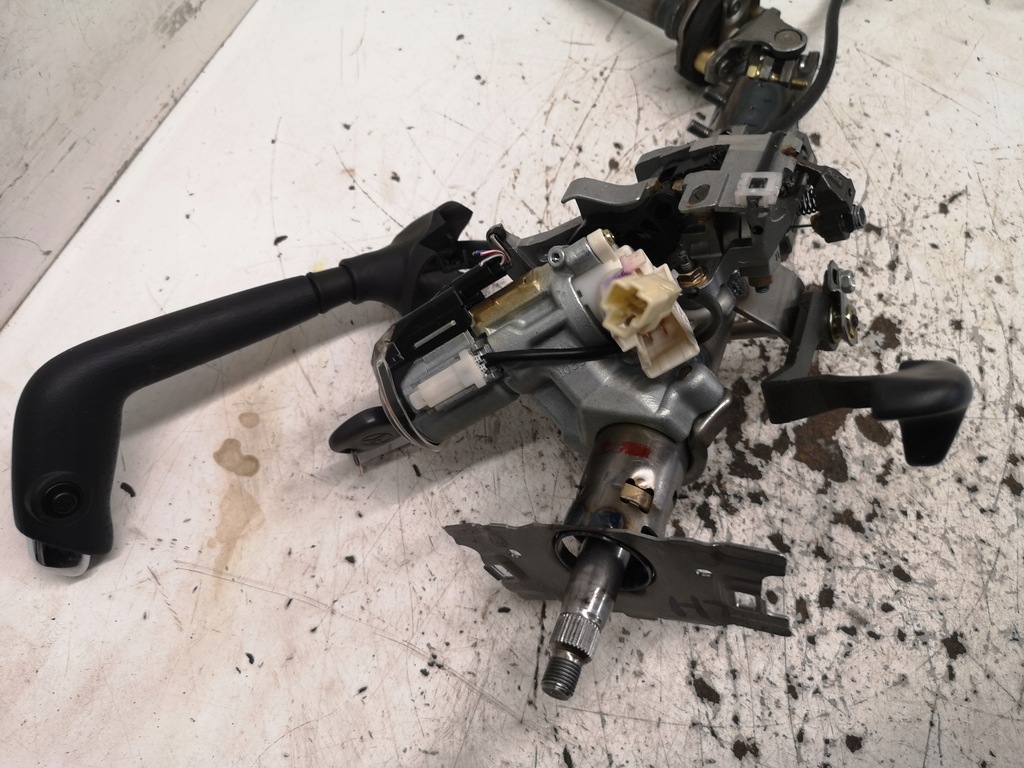 фото №9, Toyota avensis verso колонка рулевая 45020-28-7 europa