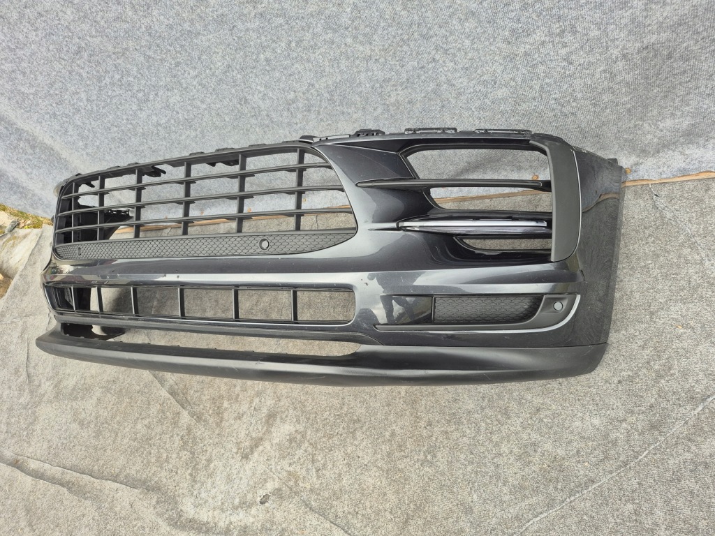 Porsche macan рестайлінг  2018-2021 бампер перед Зі Шроту